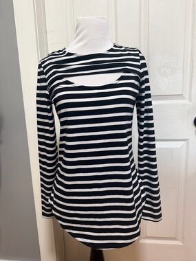 89th & Madison Black and White Striped Long-Sleeve Cutout Top